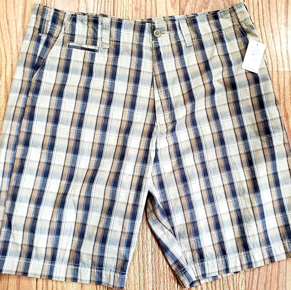 New Men's 40 Plaid shorts